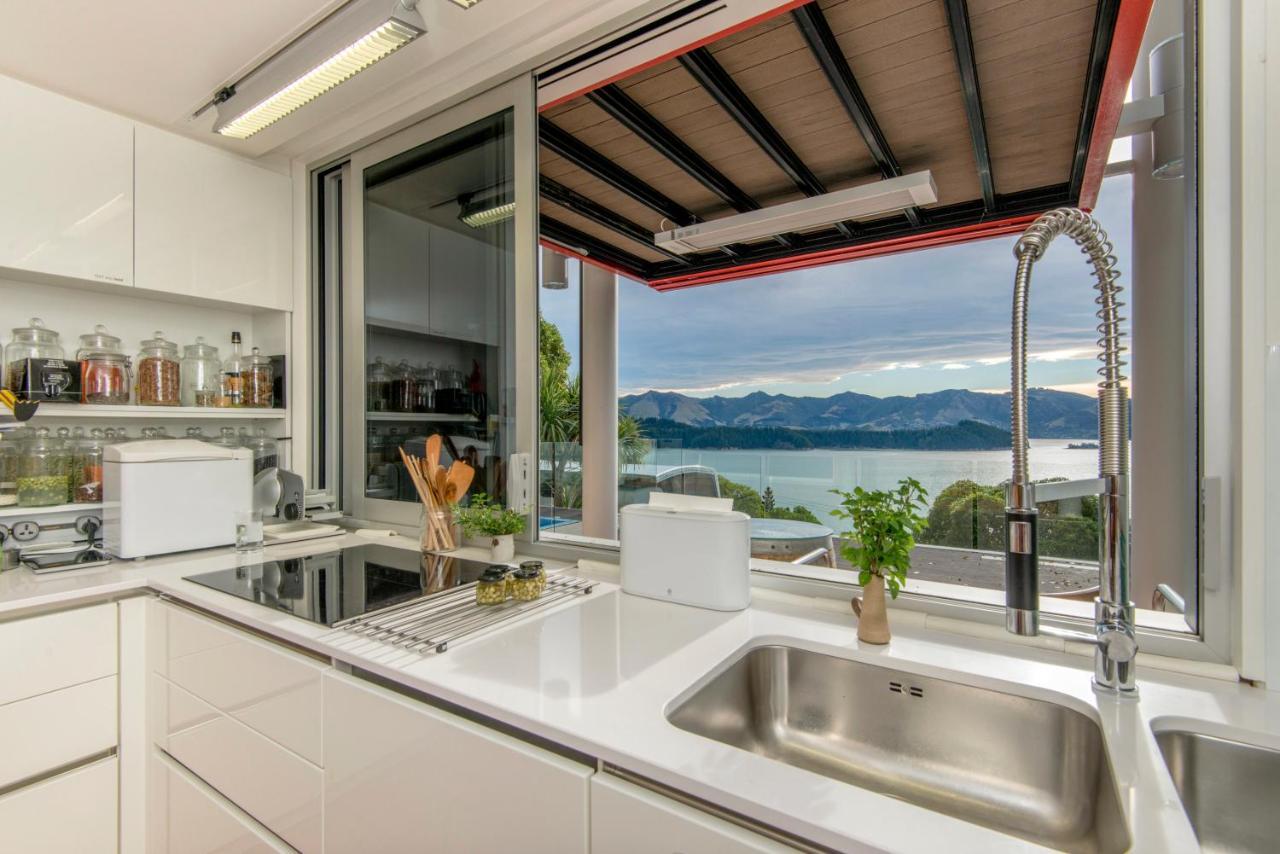 The Bolthole - Charteris Bay Holiday Home Lyttelton Exteriör bild