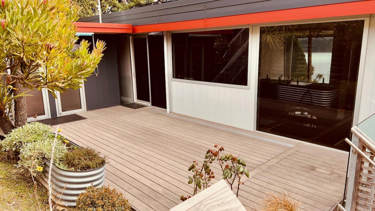 The Bolthole - Charteris Bay Holiday Home Lyttelton Exteriör bild